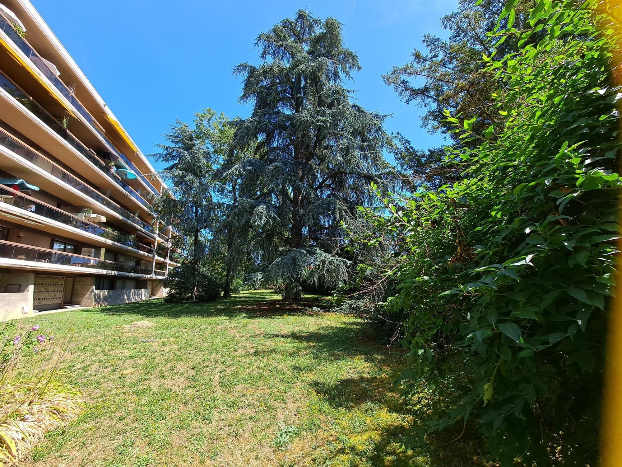 Le Duc De Savoie Thonon Apartment Bagian luar foto